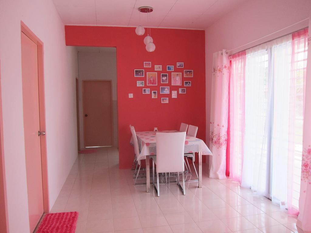 Milu - Homestay Kuala Selangor